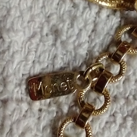 Goldtone decorative Monet choker collar necklace - Picture 4 of 6